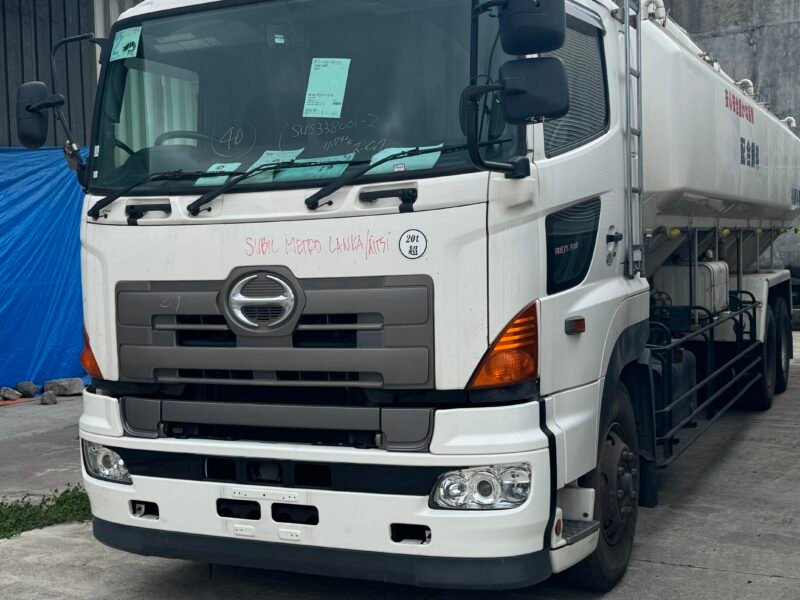 HINO 700 10W E13C FEED TRUCK